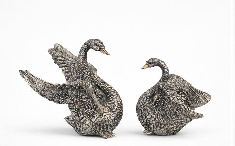 luxury swan couple statue romantic home decor showpiece living room bedroom office India swan couple statue for home decor India