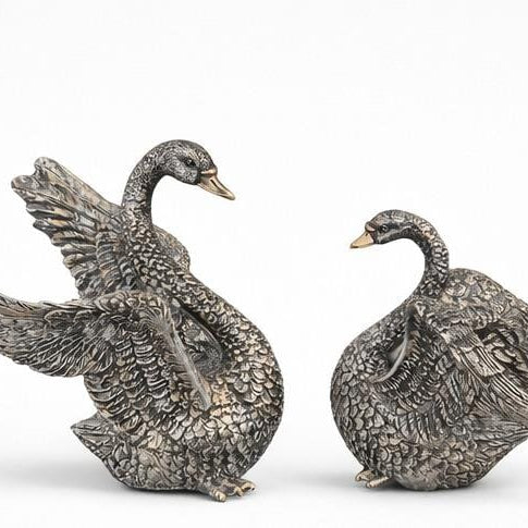 luxury swan couple statue romantic home decor showpiece living room bedroom office India swan couple statue for home decor India