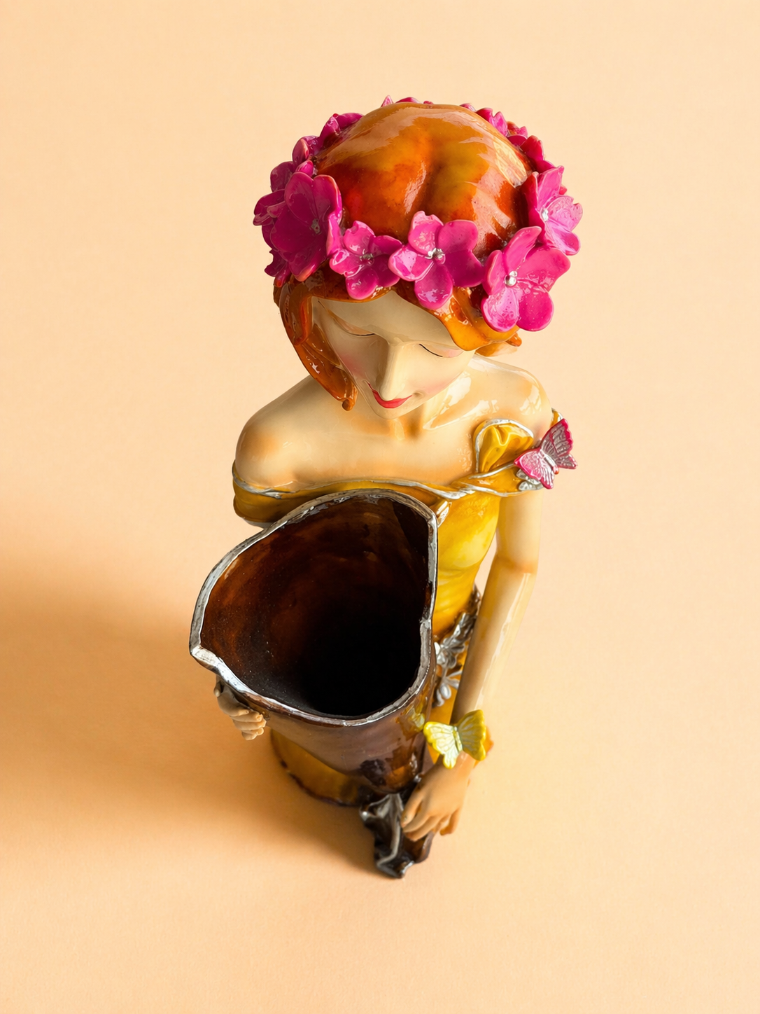 handcrafted lady flower vase 1