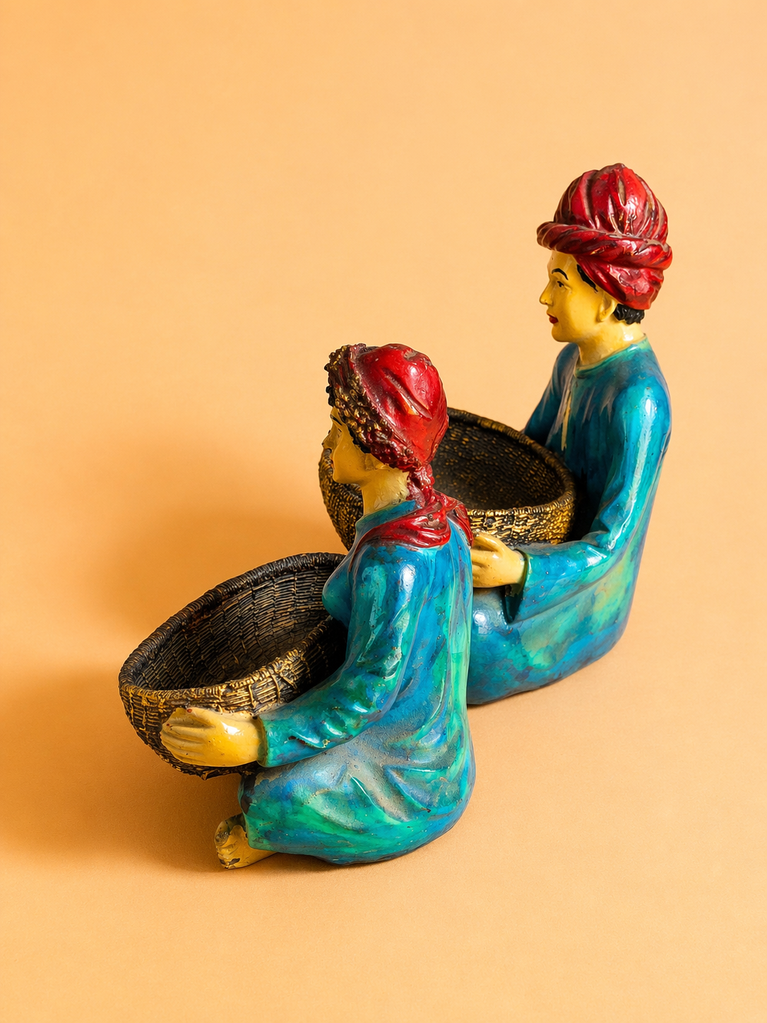 Traditional Indian couple figurine with tray for home decor India – Handcrafted Ethnic Home Decor Showpiece