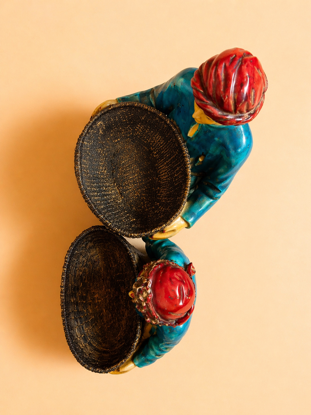 Traditional Indian couple figurine with tray for home decor India – Handcrafted Ethnic Home Decor Showpiece