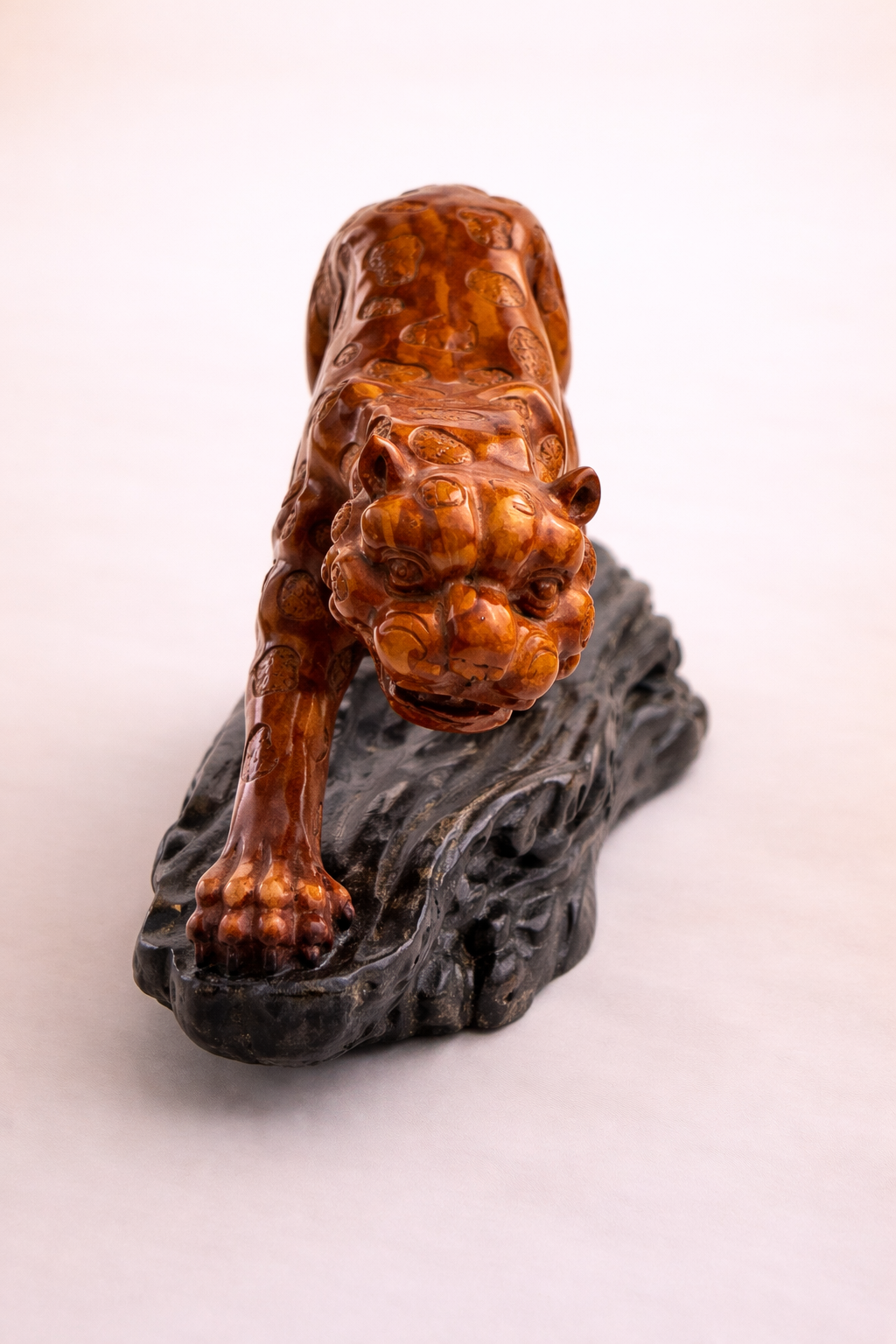 handcrafted leopard sculpture