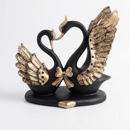 Black swan couple